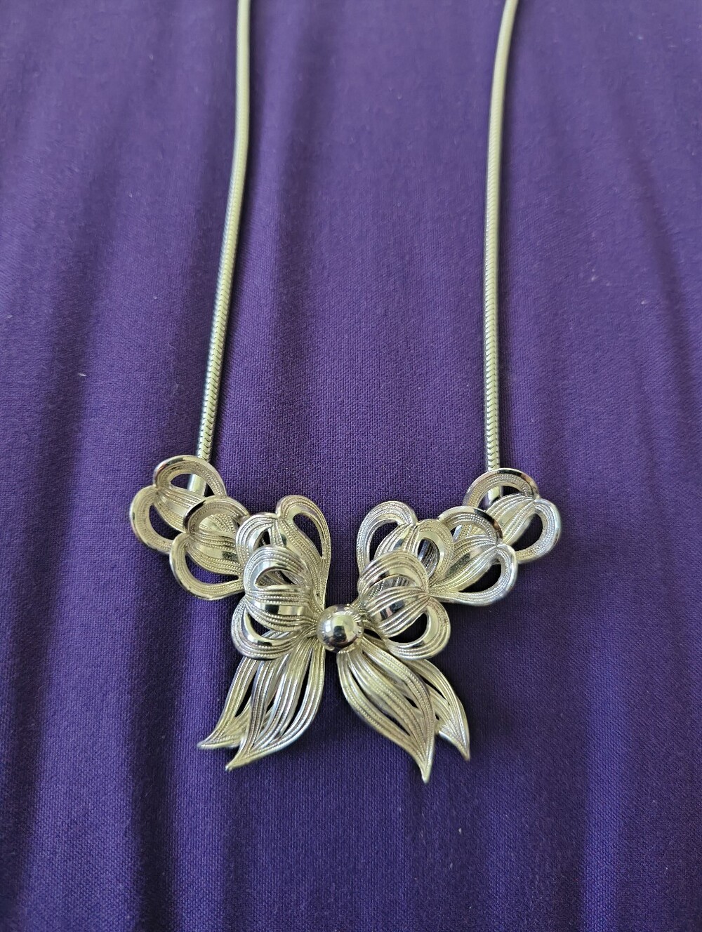 Beautiful Vintage Forstner Bow 925 Sterling Silver Necklace. Estate Find